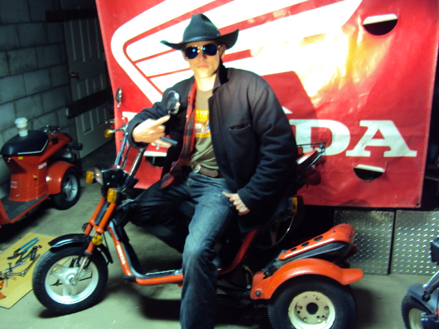 Joel-Cowboy scooter 009.jpg